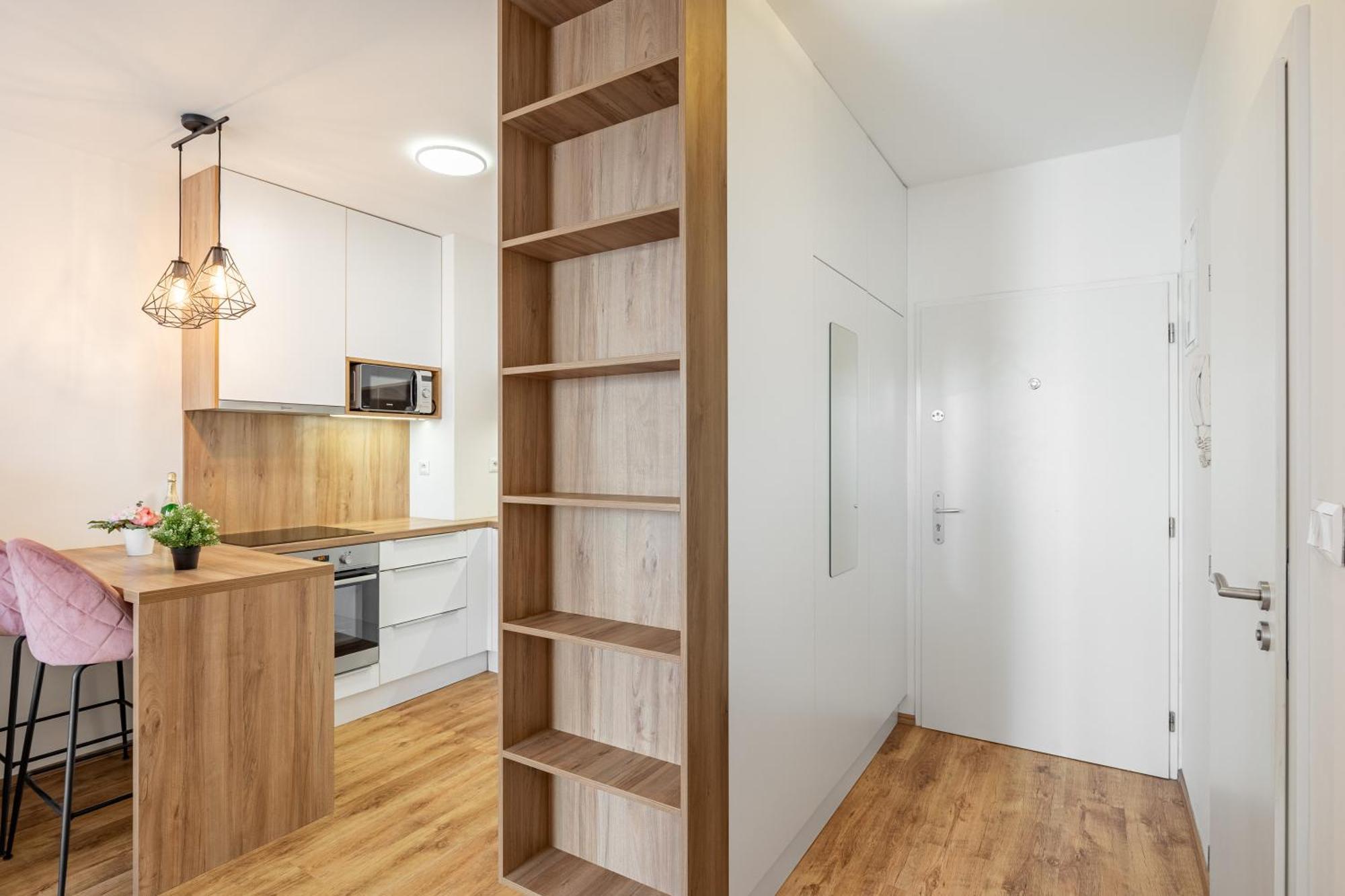 Leo Apartment - Ac & Free Parking Pressburg Exterior foto